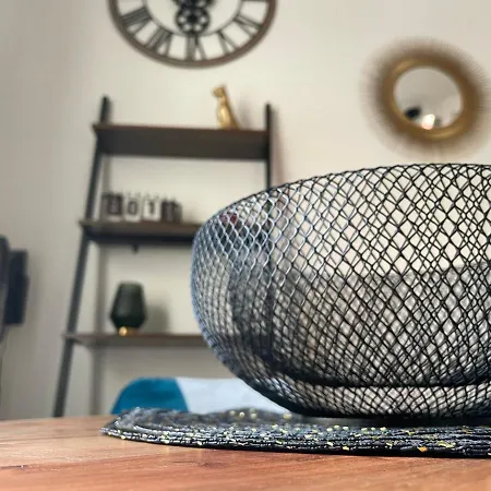 2- Quartier Historique Aux Pieds Des Falaises Ле-Трепор