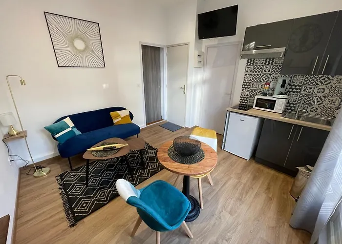 2- Quartier Historique Aux Pieds Des Falaises Apartment